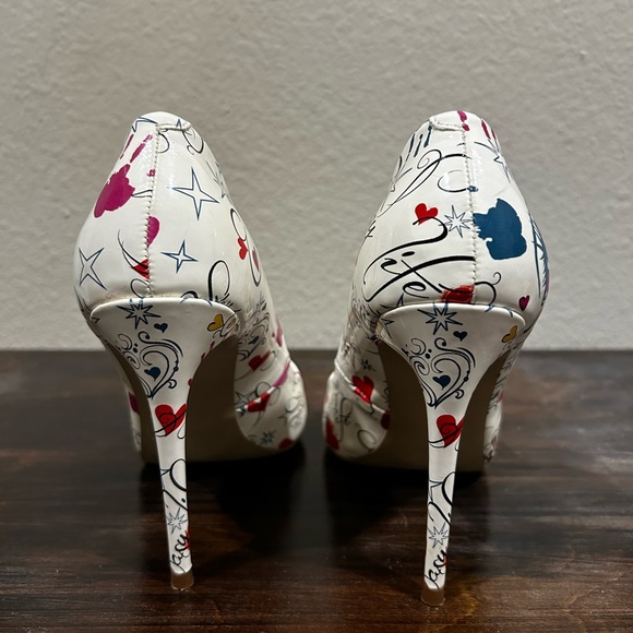 Heart ❤️ Pumps - Picture 2 of 4